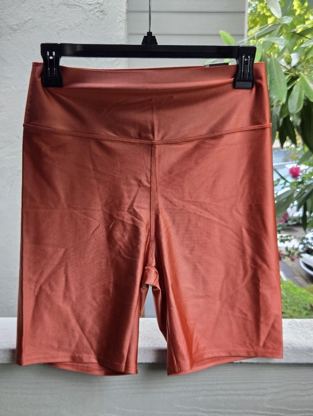 NWT Victoria's Secret VSX Glossy Tech 7" Burnt Orange Leaves Bike Shorts Size XL - Picture 2 of 7